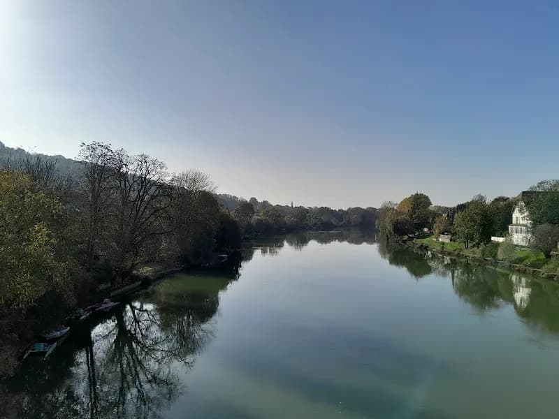 Promenade des bords de marne hiking area in Créteil, IDF
