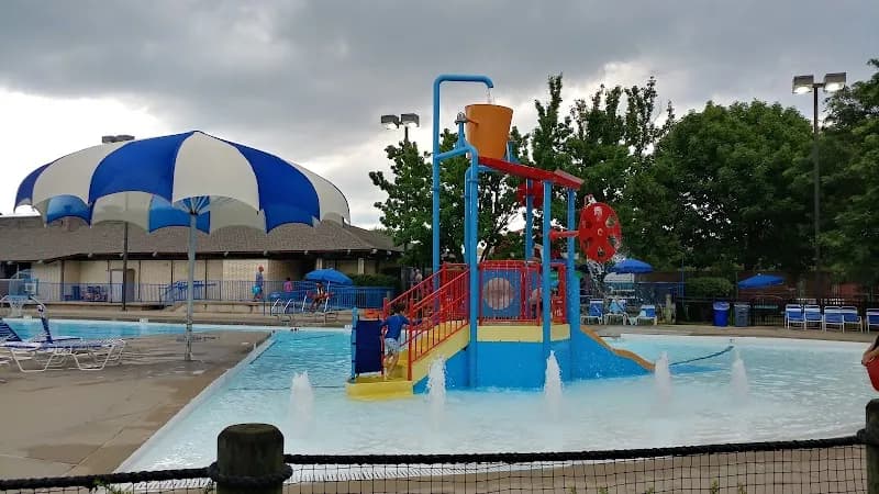 Rehm Pool swimming pool in Oak Park, IL