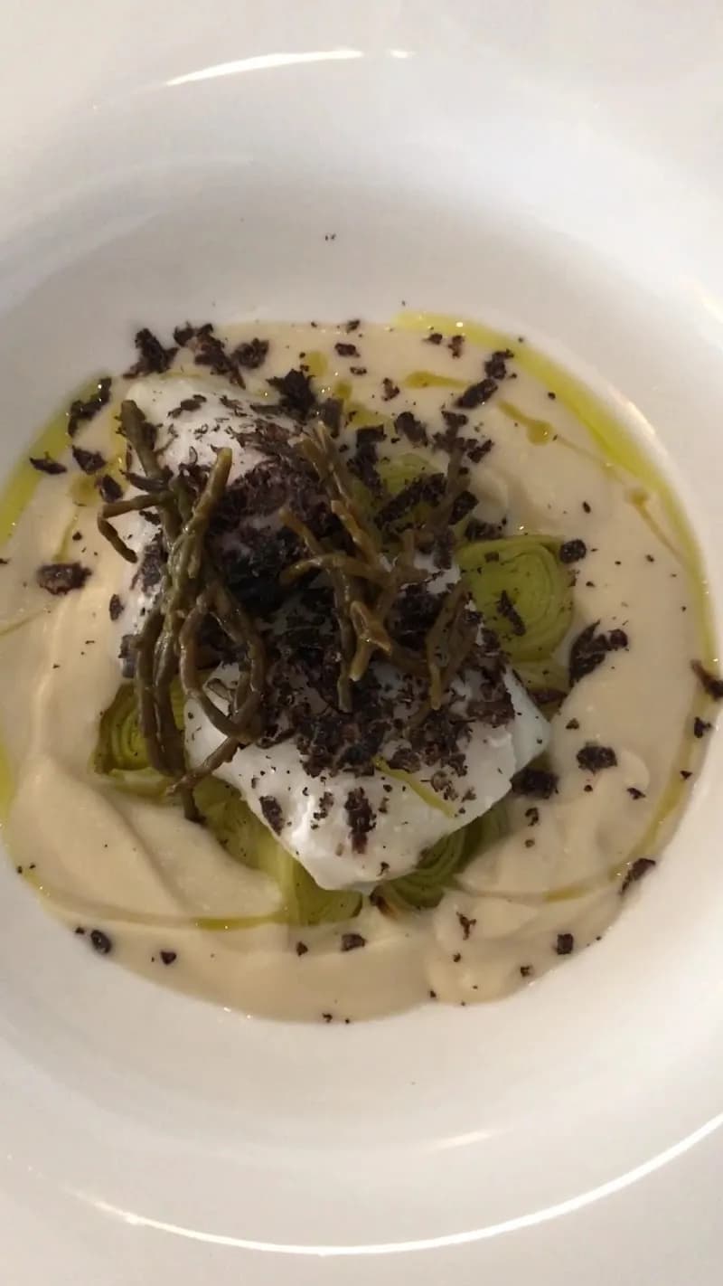 View of Restaurant Weisses Rössli in Altstetten, ZH