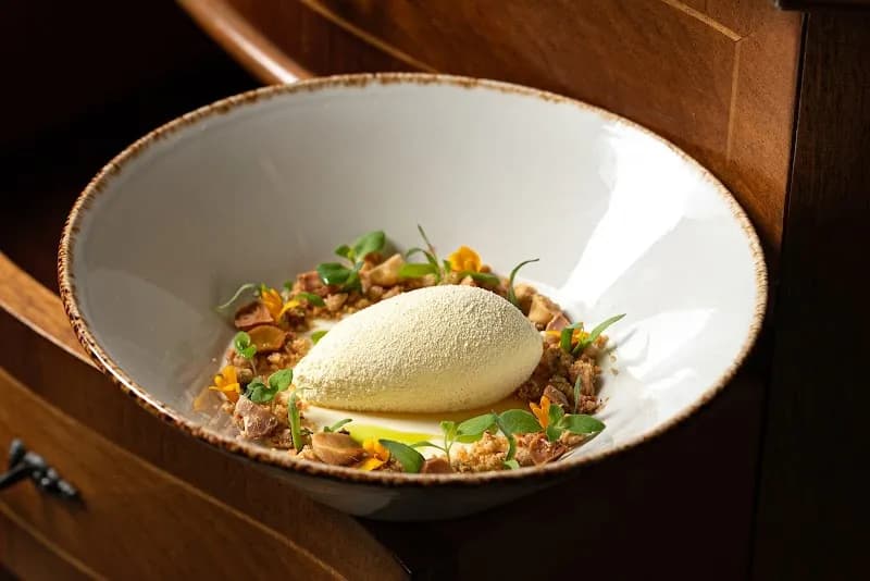 View of Restaurant Weisses Rössli in Altstetten, ZH