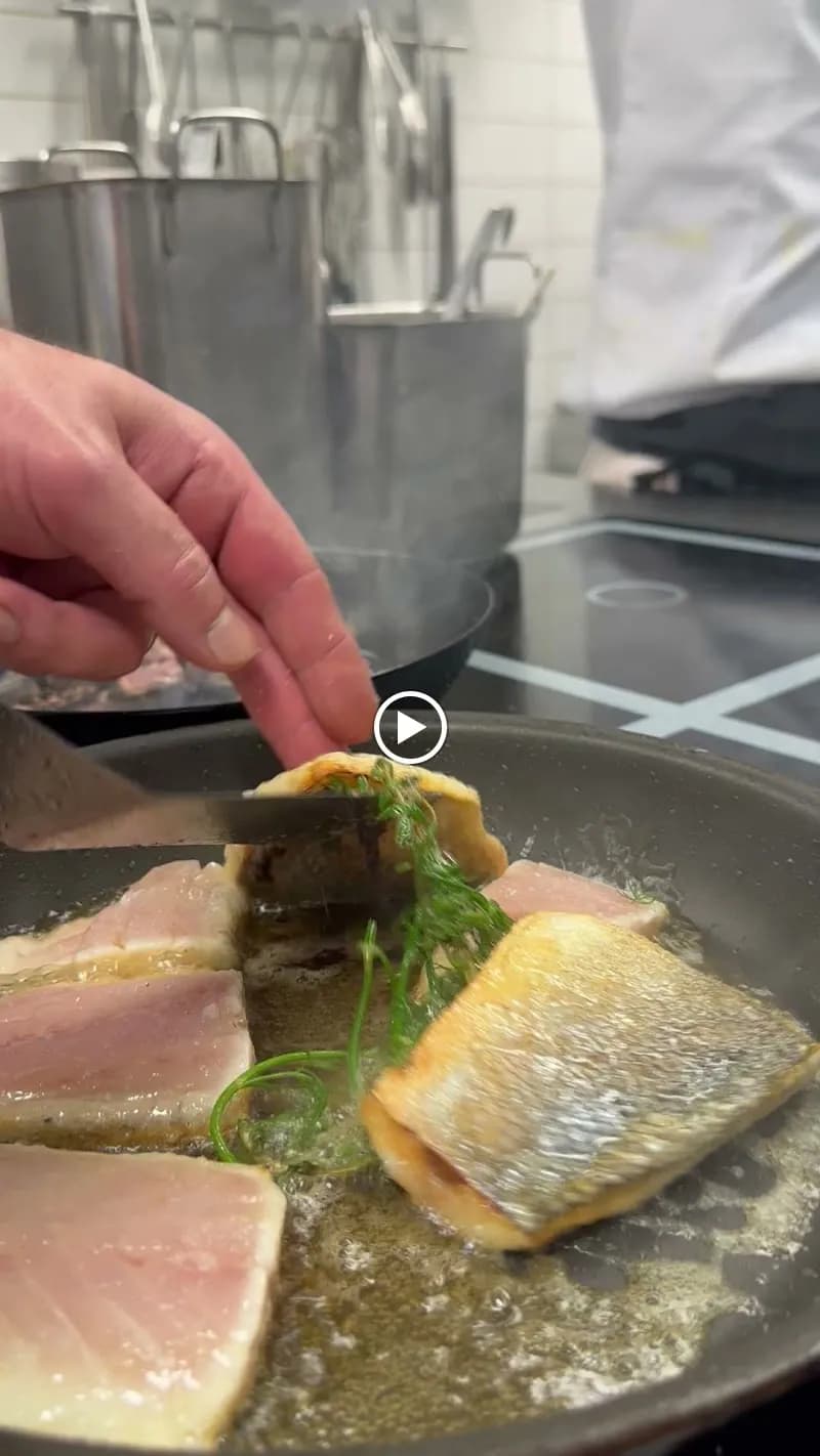 View of Restaurant zum Rössli in Greifensee, ZH