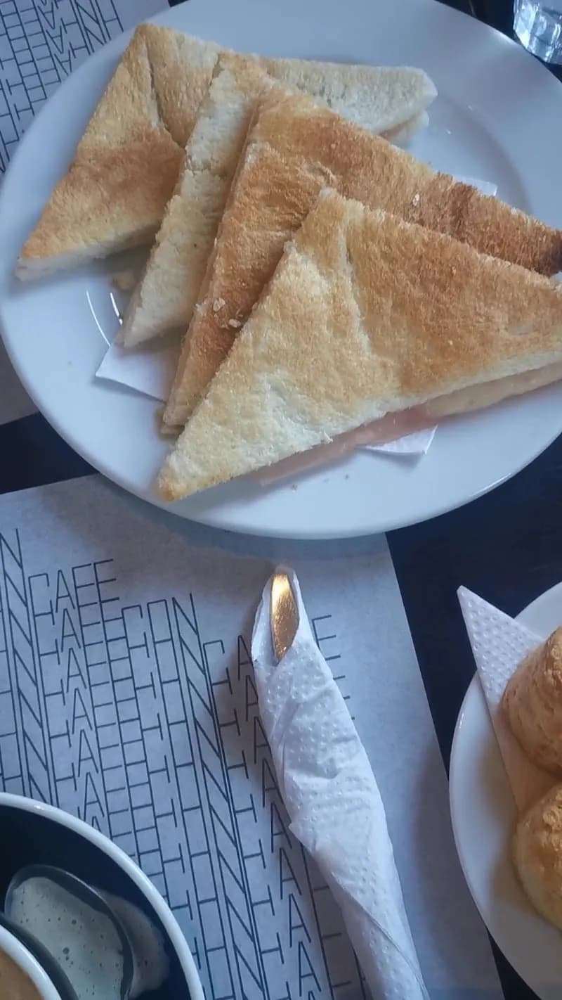 View of Restaurante Café Bacacay in Carrasco, MVD