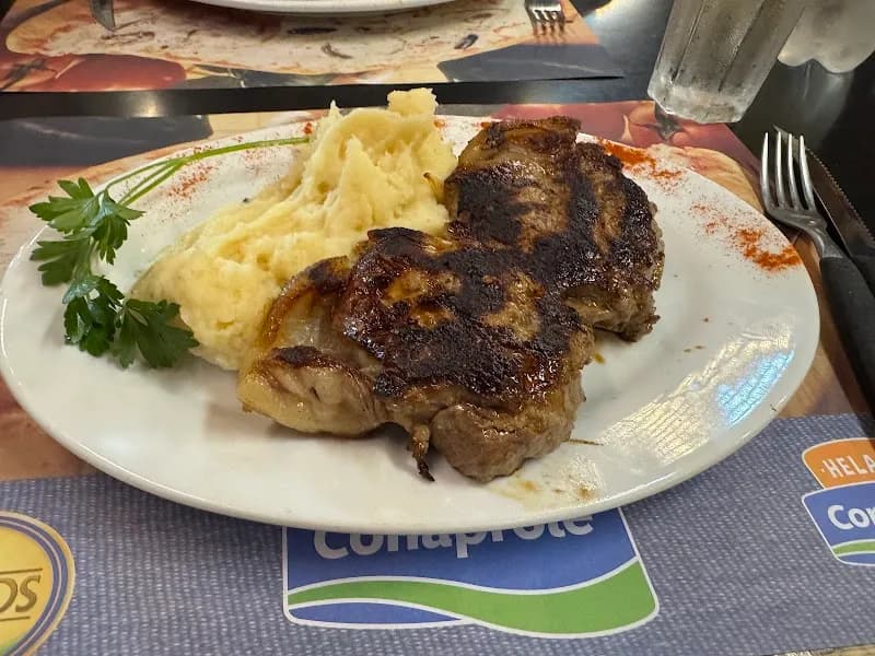 View of Restaurante Familiar Atlantida in Atlantida, CA