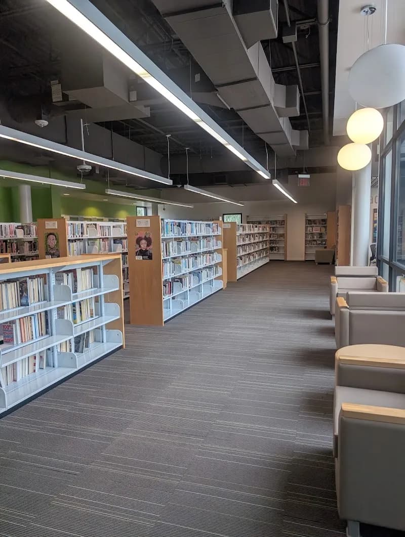 Robert E. Smith Library library in Lakeview, LA
