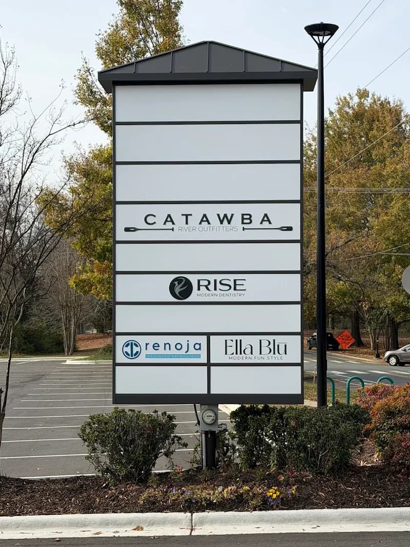 Sadler Square Shopping Center shopping mall in Davidson, NC