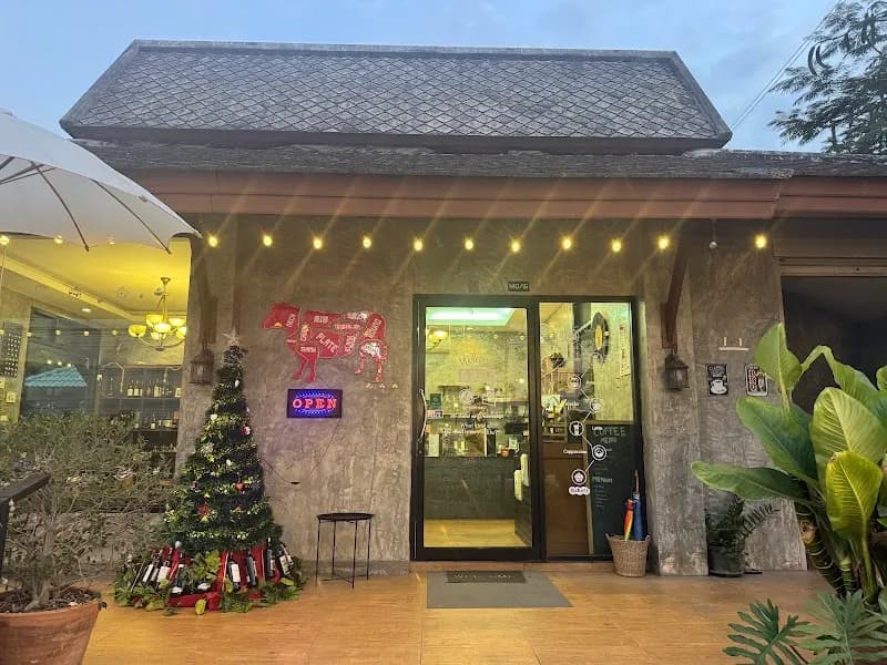 Saket Family Restaurant restaurant in Doi Saket, CM