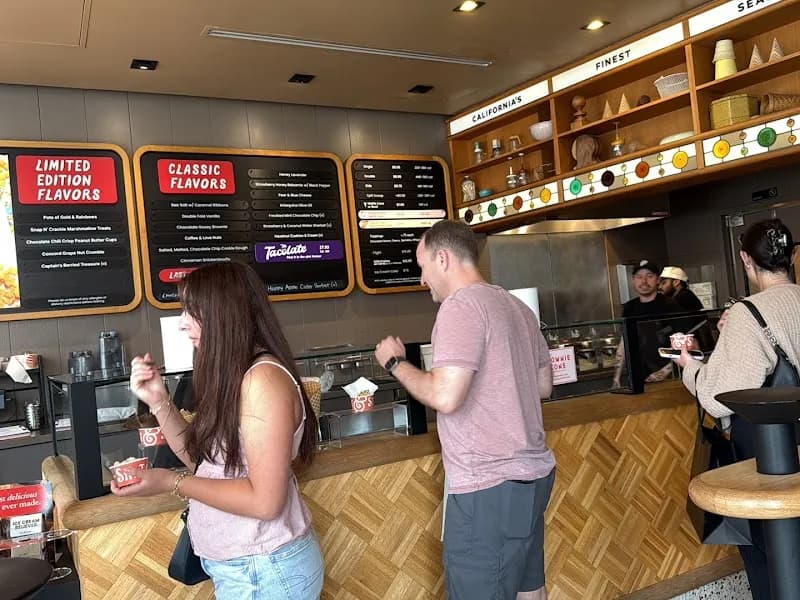 View of Salt & Straw in Venice, CA