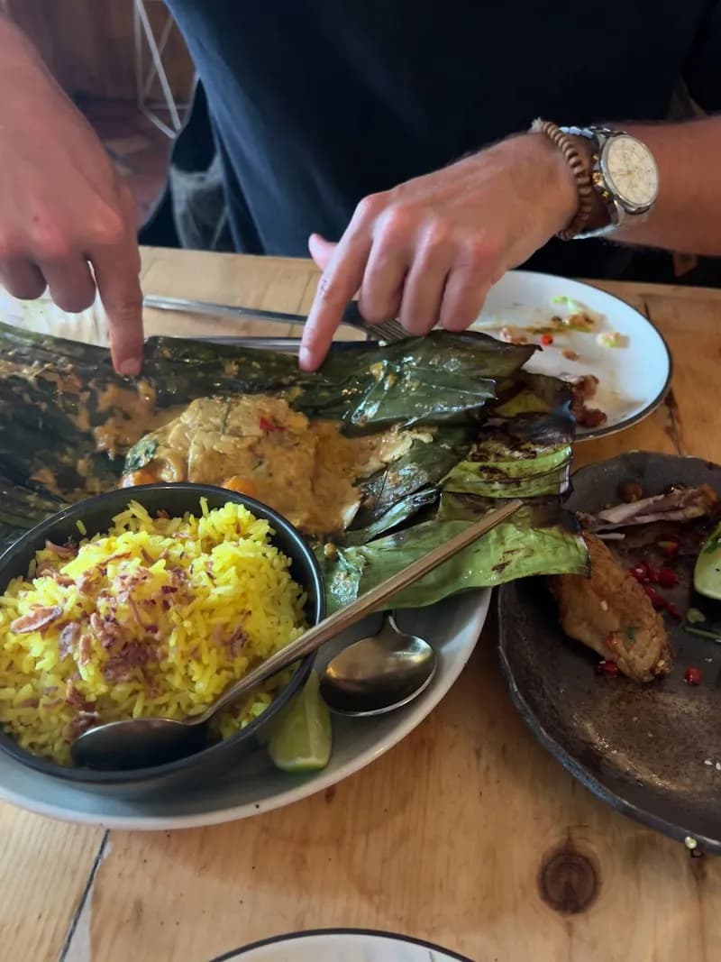 View of Sama Sama Cafe in Santa Barbara, CA