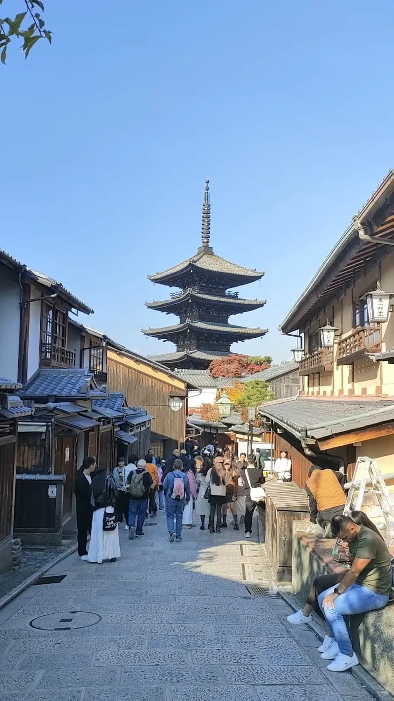 View of Sannenzaka in Higashiyama, KYO