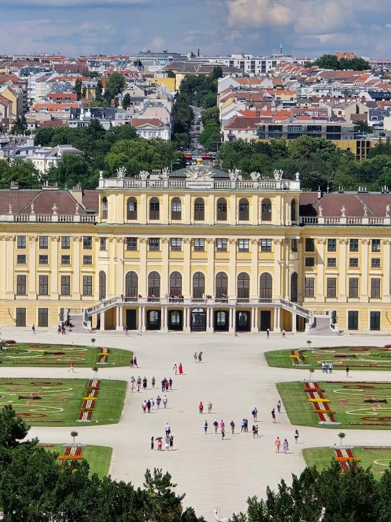 Schönbrunn Palace castle in Vienna, W