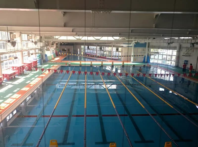 Settsu Shiritsu Onsui Swimming Pool swimming pool in Settsu, Osaka