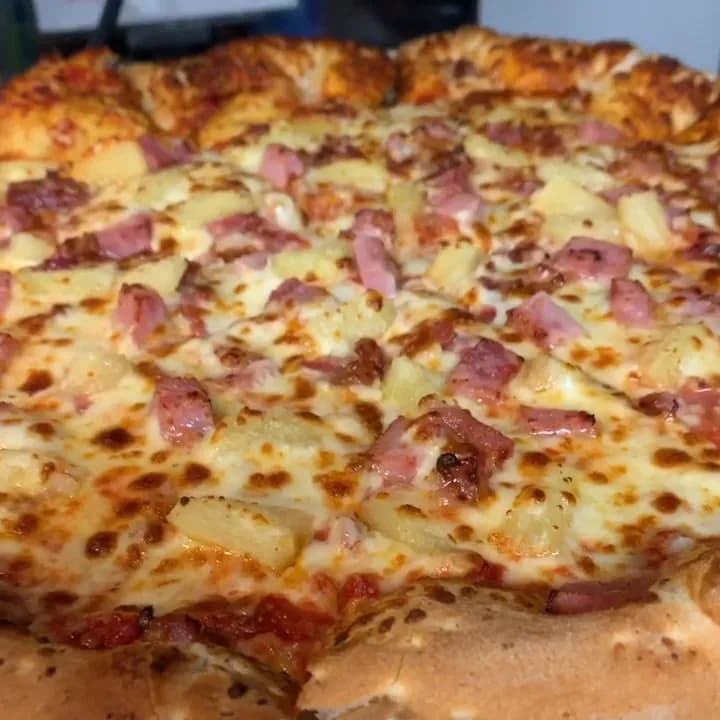 View of ShoreBreak Pizza & TapHouse in Great Neck, VA