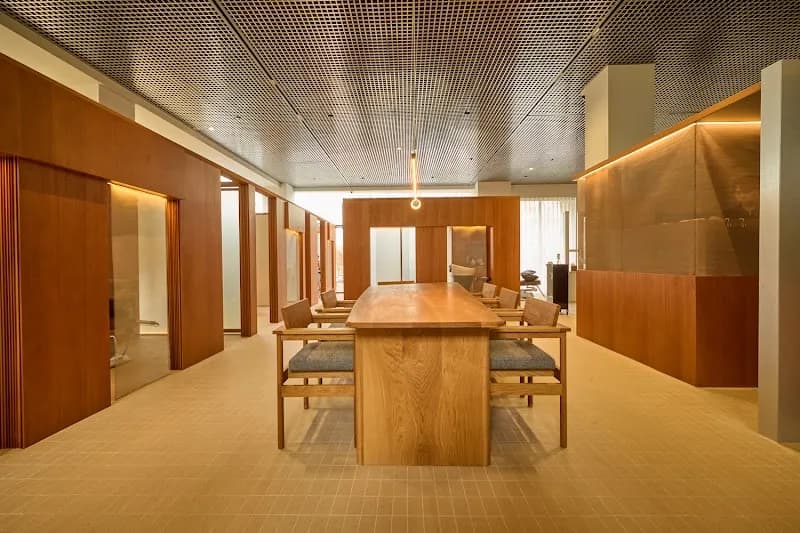 Skincare and Art Studio Zones (Local) entertainment in Apgujeong, SE