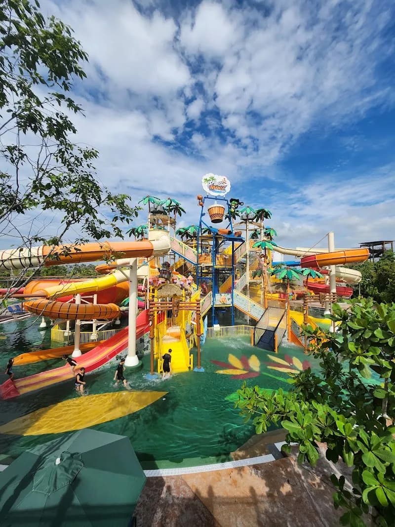 SplashMania WaterPark water park in Subang Jaya, SG