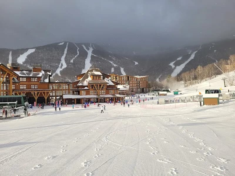 Stowe Mountain Resort ski resort in Stowe, VT