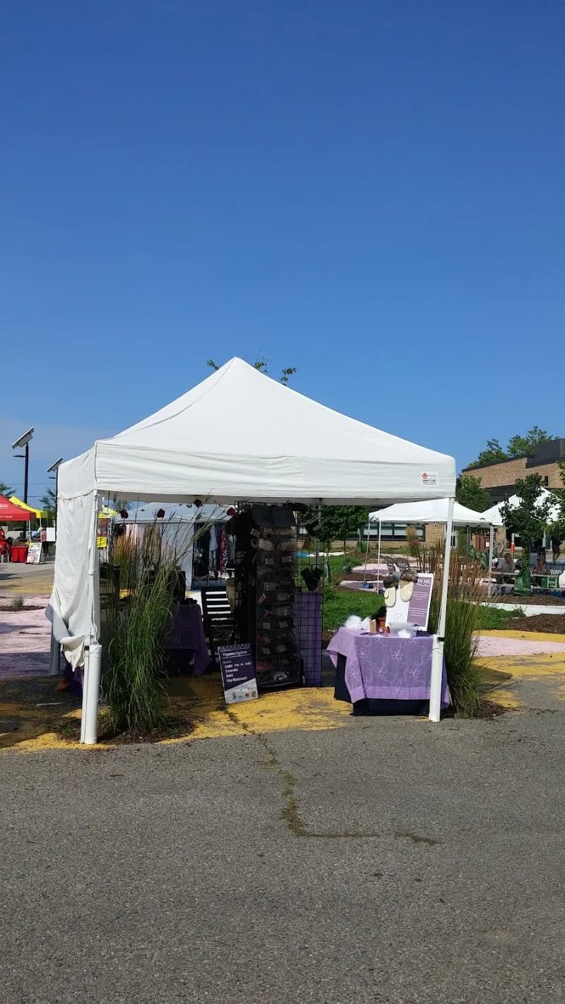 Sutton Farmers Market attraction in Georgina, ON