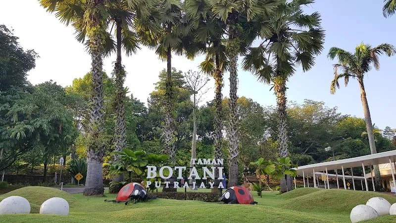 Taman Botani Putrajaya botanical garden in Putrajaya, FT
