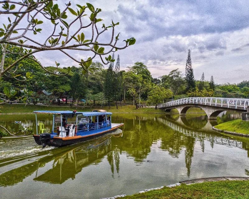 View of Taman Tasik Shah Alam (Tasik Tengah) in Shah Alam, SG