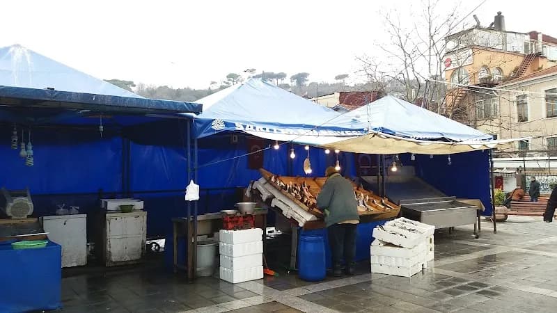 Tarihi Sarıyer Balıkçılar Çarşısı grocery store in Sarıyer, Istanbul