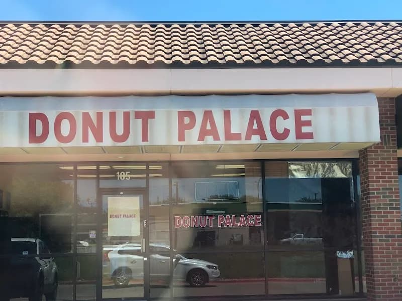 The Donut Palace Arlington cafe in Arlington, TN