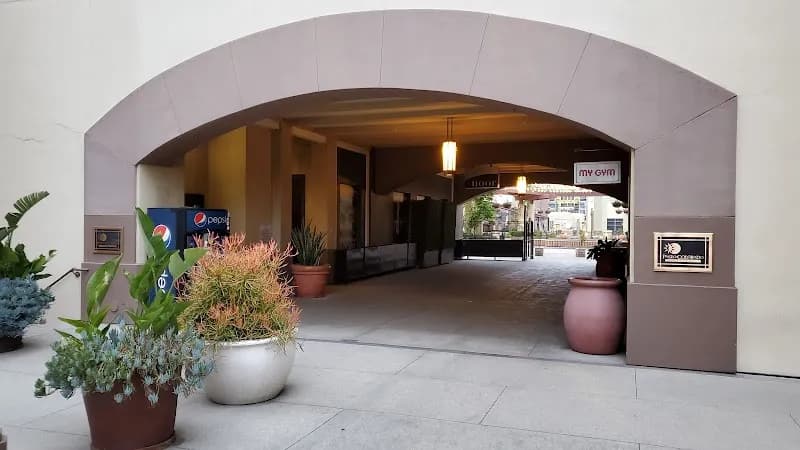 The Paseo shopping mall in Glendale, CA