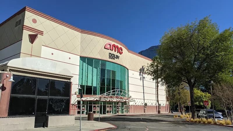The Promenade shopping mall in Woodland Hills, CA