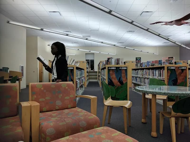 View of Town 'N Country Regional Public Library in Town 'n' Country, FL