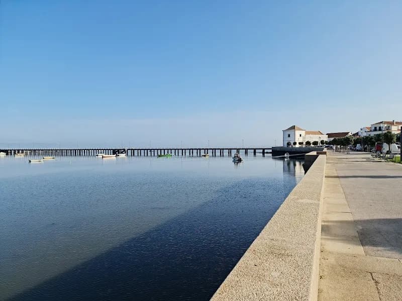 Trilho Pedestre Alcochete-Samorinha outdoor adventure in Alcochete, Alcochete