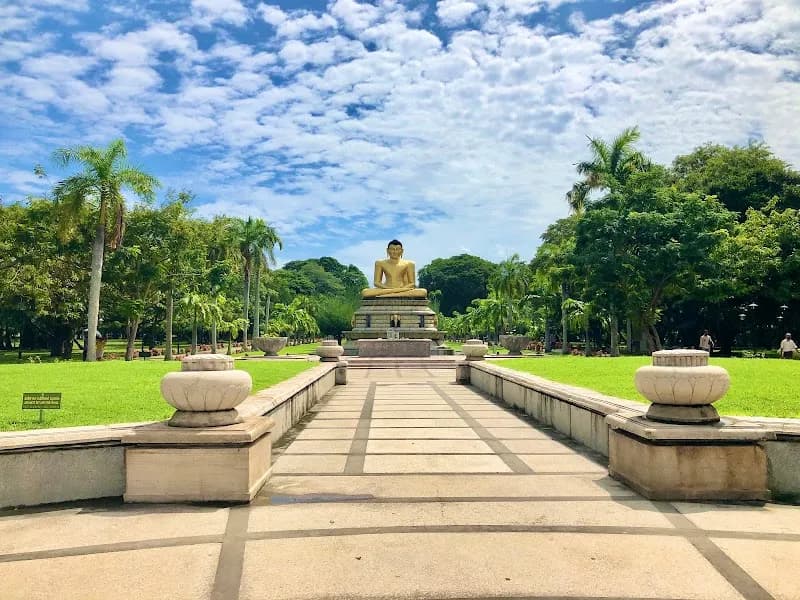 Viharamahadevi Park state park in Colombo, WP