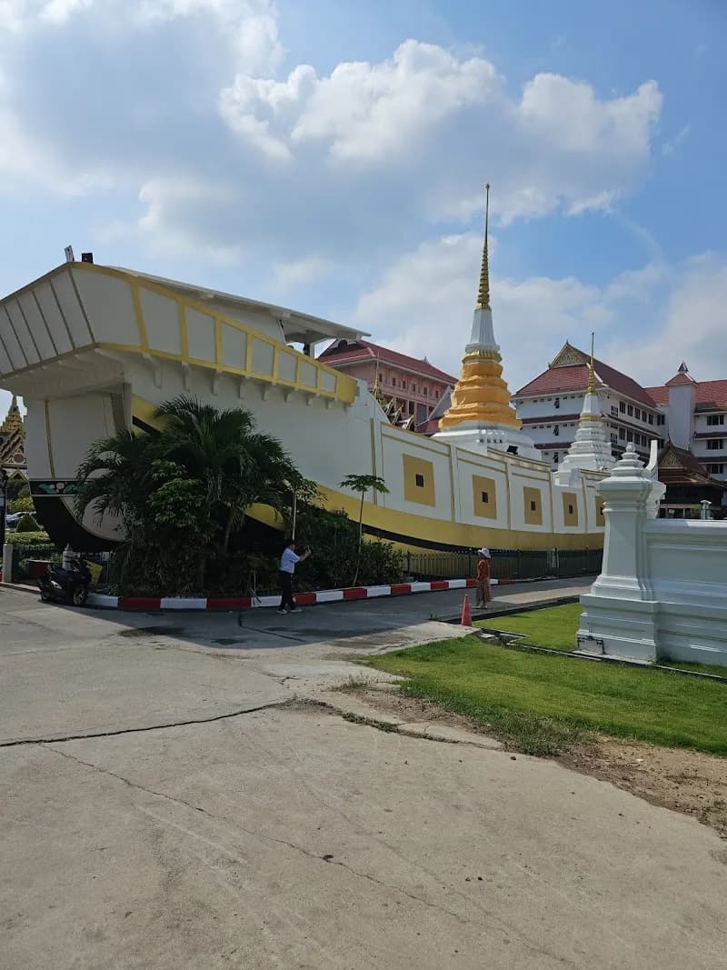 View of Yannawa Temple in Khlong Toei, BKK