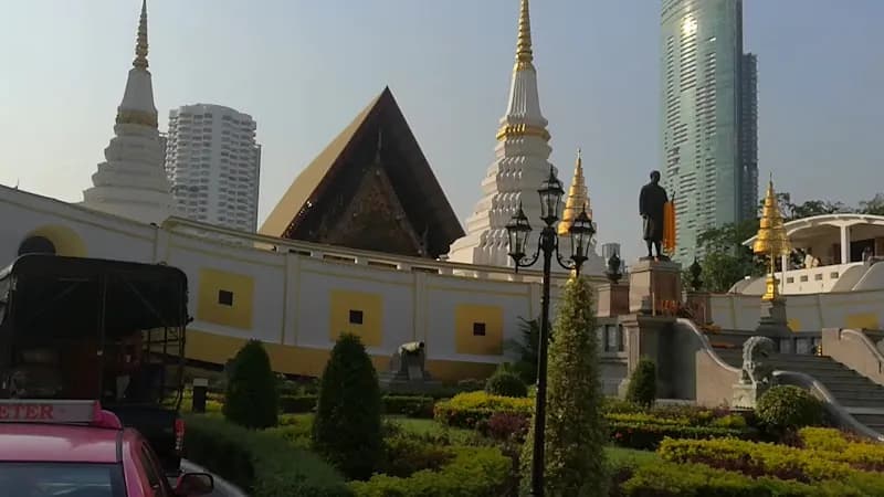 View of Yannawa Temple in Khlong Toei, BKK