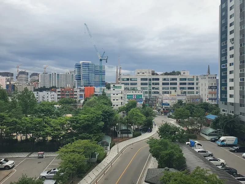 Yeonmu Park park in Suwon, GG