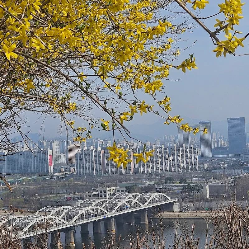 View of Yongyangbongjeojeong Park in Namyangju, GG
